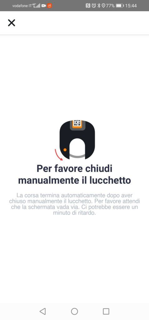 Chiudi manualmente il lucchetto